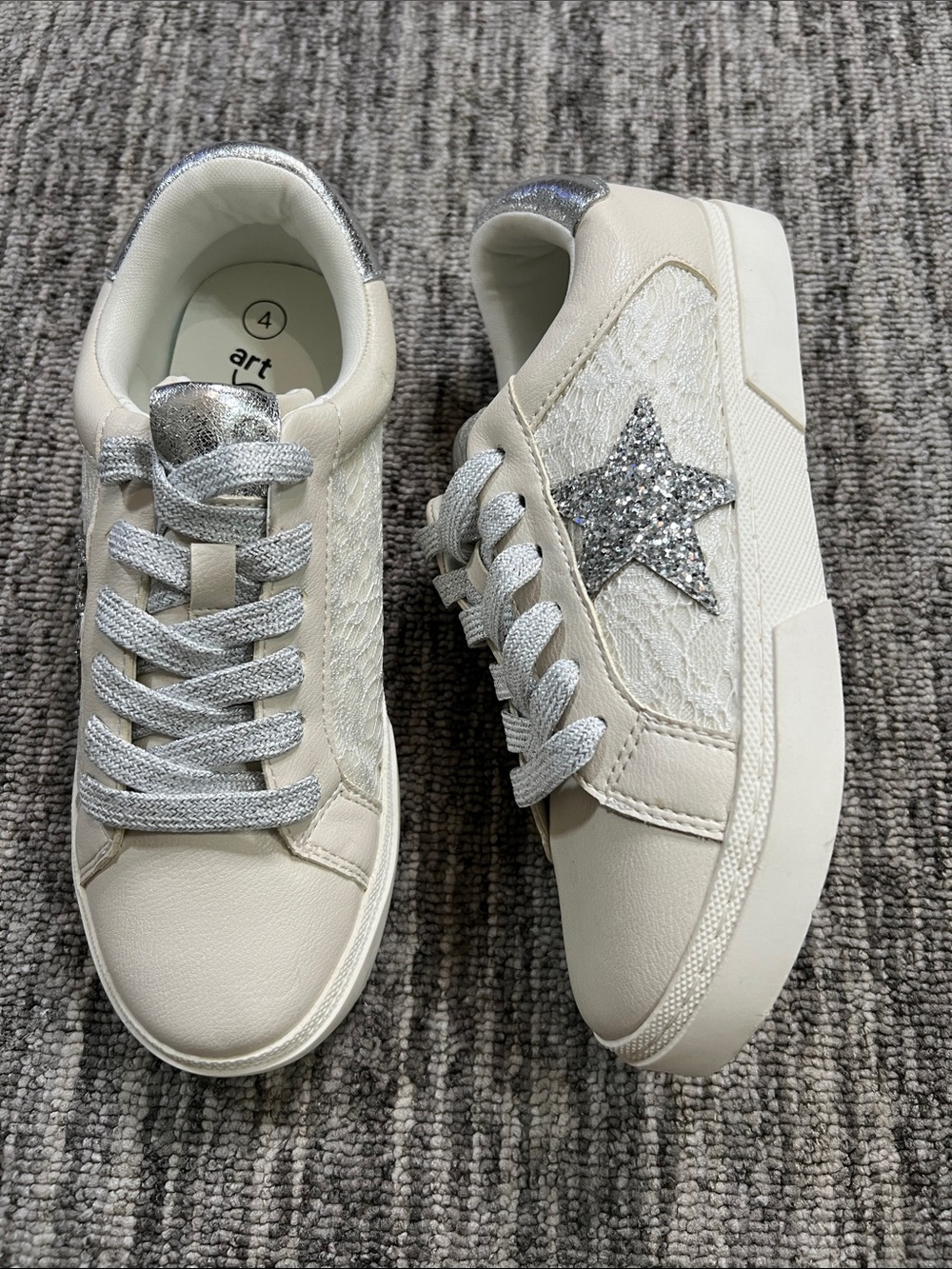 Art Class Kaitlyn Star Court Sneakers Girls Size 5